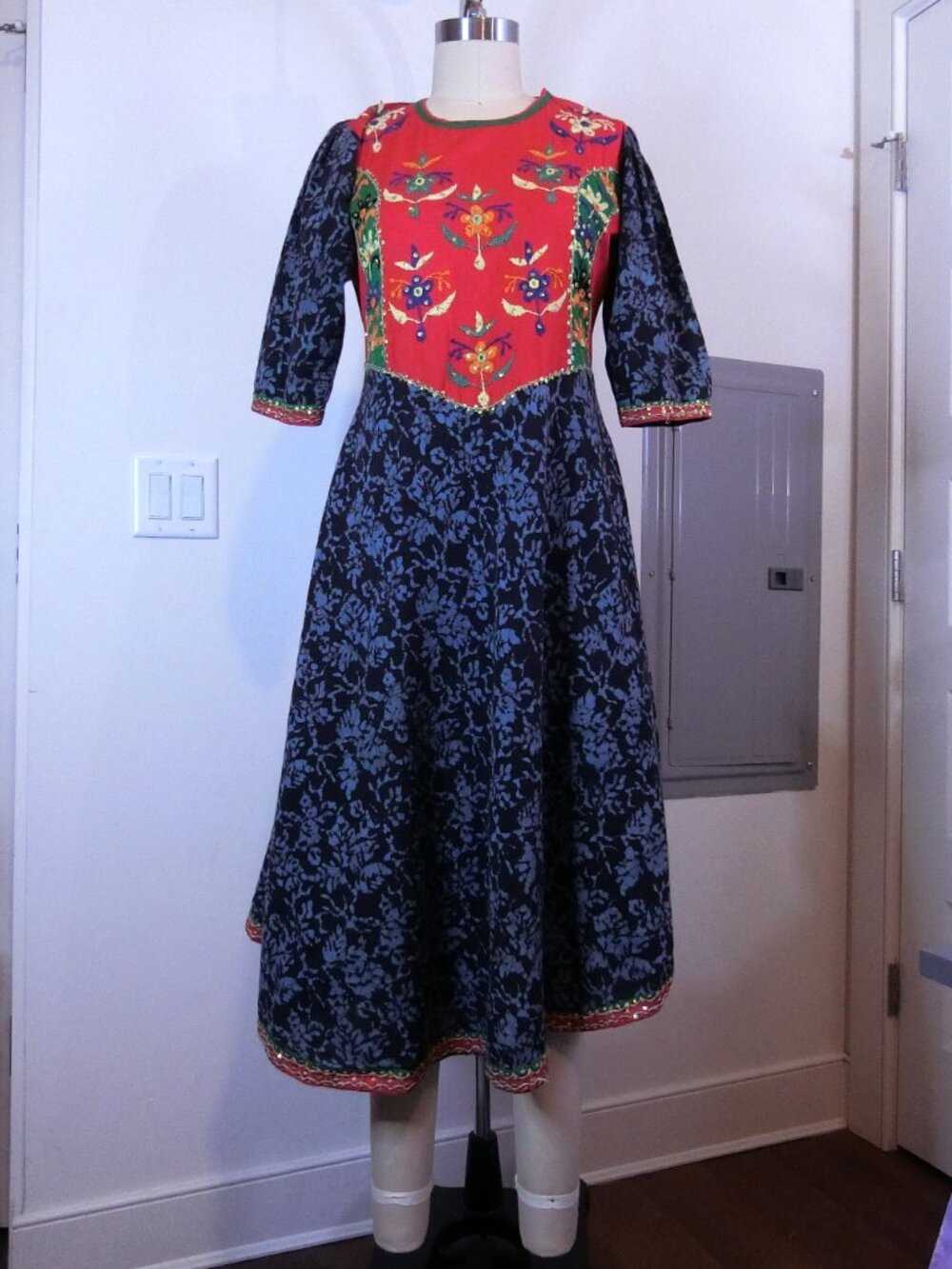 Vintage Embroidered Folk Maxi Dress Boho Floral Ethnic Festival